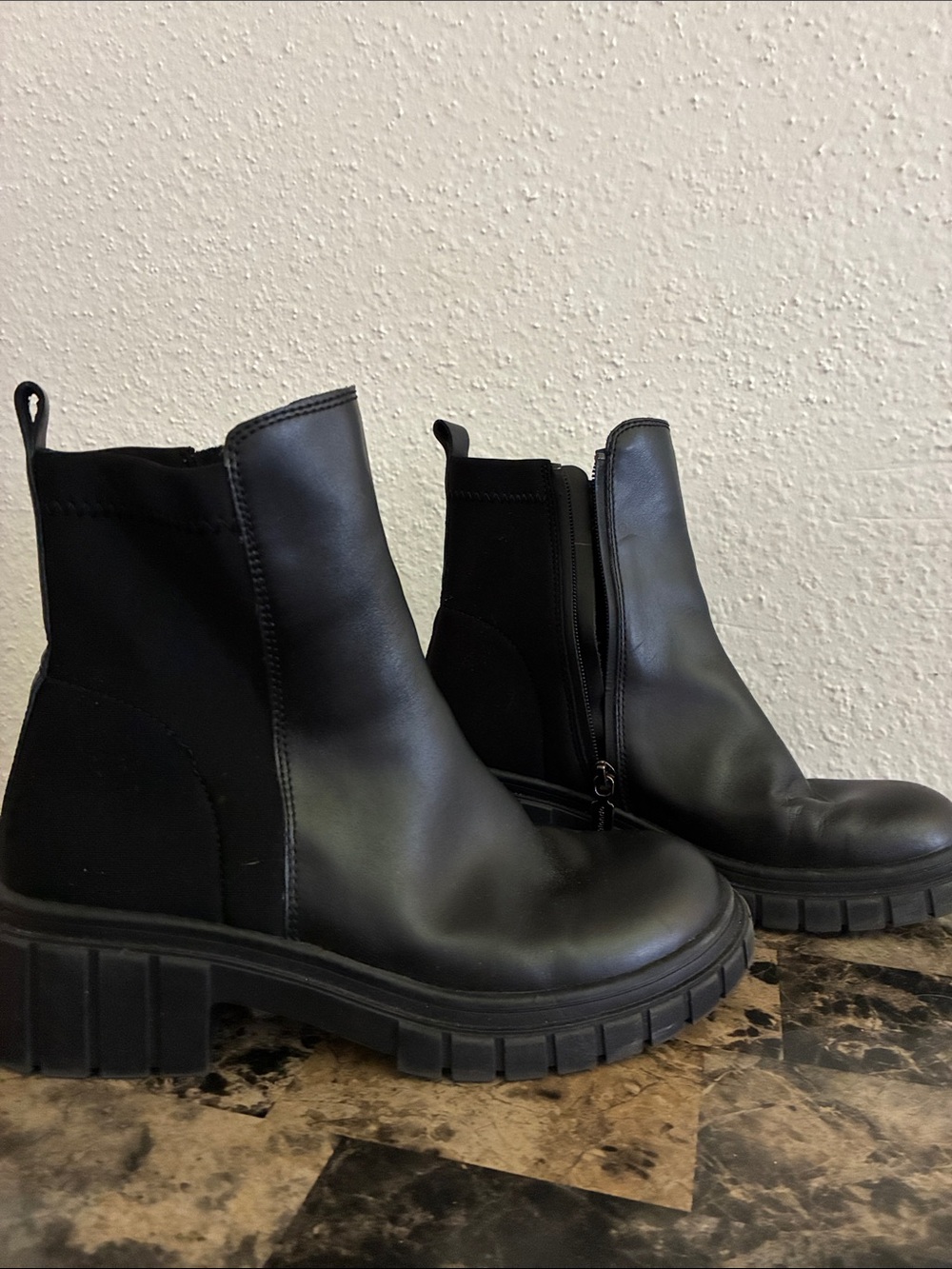 Blonde waterproof rain boots
